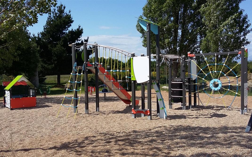 Camping Locmariaquer aire de jeux pour les enfants   - Camping de La Tour - Locmariaquer