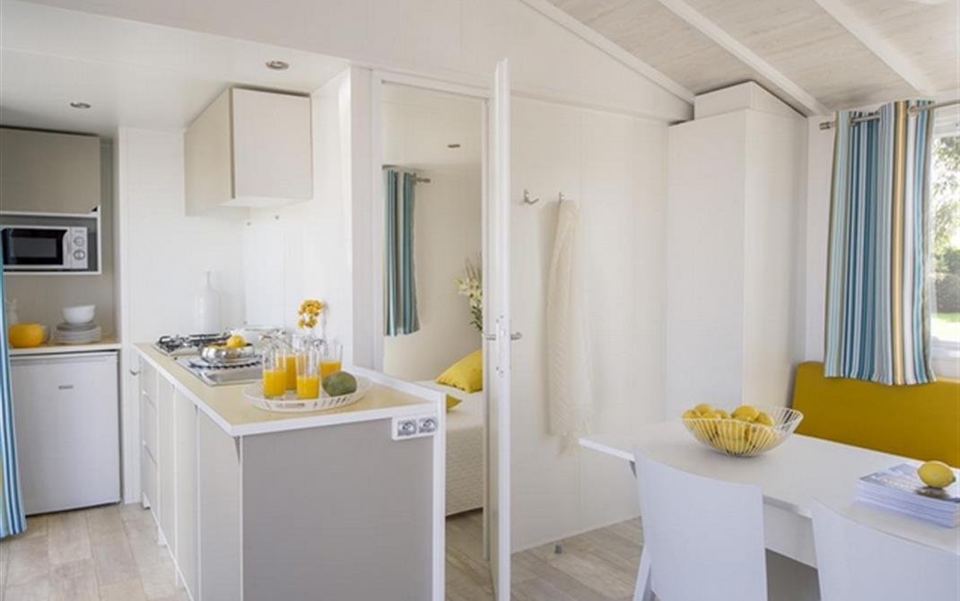 Camping Locmariaquer -  Salon et cuisine mobil home 2 chambres 2015-2016 - Camping de La Tour - Locmariaquer