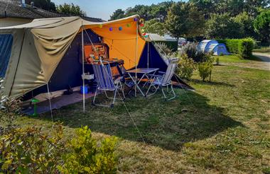 Quoi de mieux que de poser sa tente dans le camping de la Tour pour des vacances reposantes - Camping de La Tour - Locmariaquer