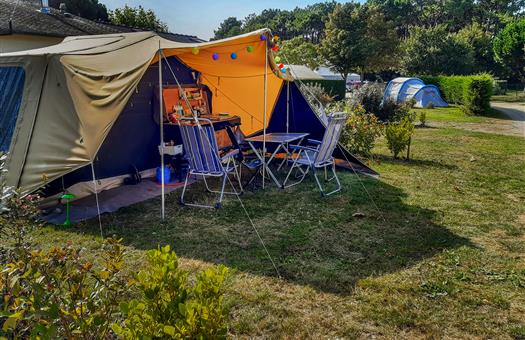 Quoi de mieux que de poser sa tente dans le camping de la Tour pour des vacances reposantes - Camping de La Tour - Locmariaquer