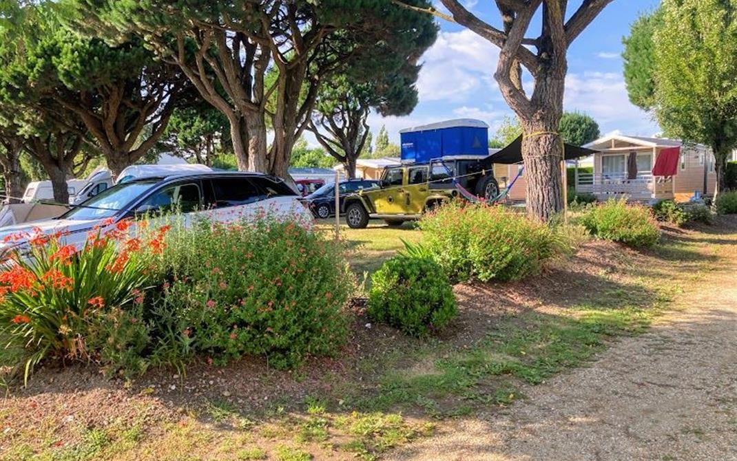 Locmariaquer au camping de la Tour, un coin pour se poser pour les itinérants - Camping de La Tour - Locmariaquer