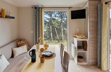 Pièce à vivre lumineuse - Camping de la tour - Camping de La Tour - Locmariaquer